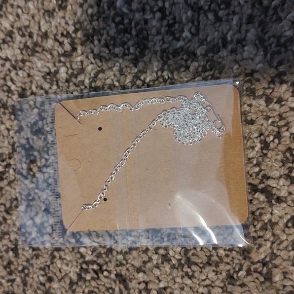 Hello Kitty Pendant - Picture 4 of 4